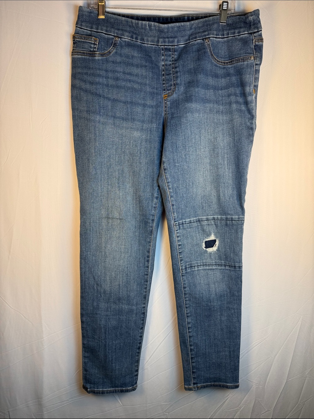 Chico's Medium Blue Pull-on Jeggings with Knee Distress